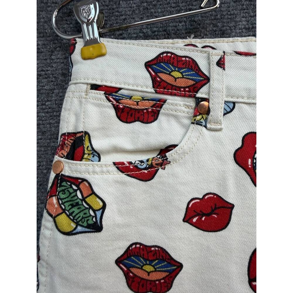 Wrangler High-Rise White Jeans with Red Lips Print - Picture 3 of 13